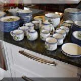 K01. Dinnerware set. 